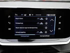 Peugeot 2008 1.2 PureTech Active Pack thumbnail 16