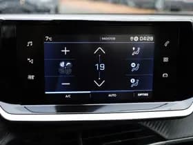 Peugeot 2008 1.2 PureTech Active Pack thumbnail 17