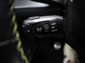 Peugeot 2008 1.2 PureTech GT Pack 131PK!! thumbnail 9