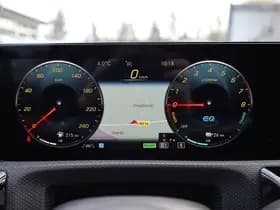 Mercedes-Benz A-Klasse 250 e Premium AMG thumbnail 18