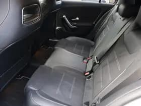 Mercedes-Benz A-Klasse 250 e Premium AMG thumbnail 8