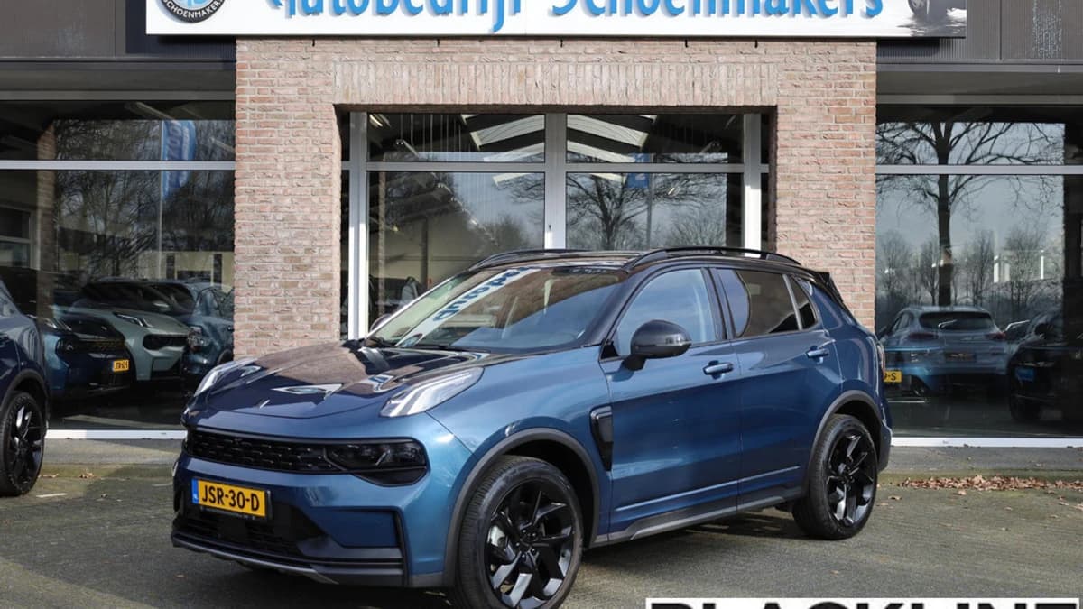Lynk & Co 01 1.5 261PK! BLACKLINE! — foto 1