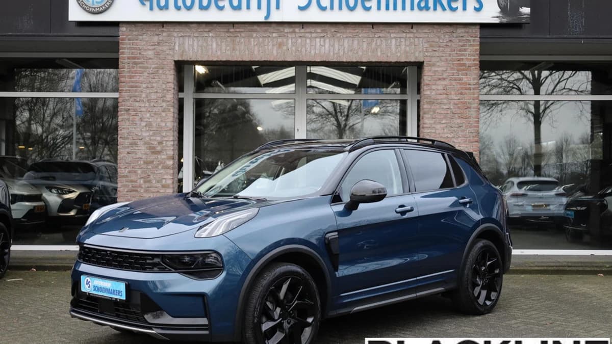 Lynk & Co 01 1.5 261PK! BLACKLINE! — foto 1