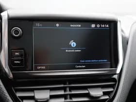 Peugeot 2008 1.2 PureTech GT-Line thumbnail 25