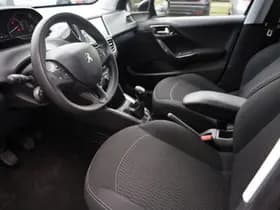 Peugeot 208 thumbnail 2