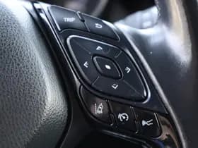 Toyota C-HR thumbnail 13