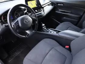 Toyota C-HR thumbnail 4