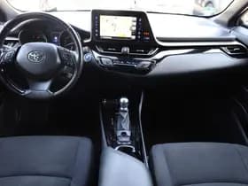 Toyota C-HR thumbnail 5