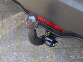 Toyota C-HR thumbnail 8