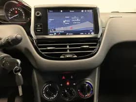 Peugeot 208 1.2 PureTech Signature thumbnail 18