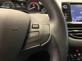 Peugeot 208 1.2 PureTech Signature thumbnail 21