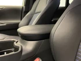 Toyota RAV4 2.5 Hybrid Style thumbnail 40