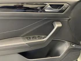 Volkswagen T-Roc 1.5 TSI R-Line 150PK thumbnail 40