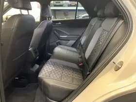 Volkswagen T-Roc 1.5 TSI R-Line 150PK thumbnail 46