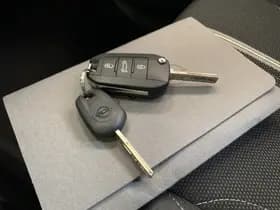 Opel Corsa 1.2 GS Sport thumbnail 8