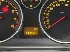 Opel Zafira thumbnail 4