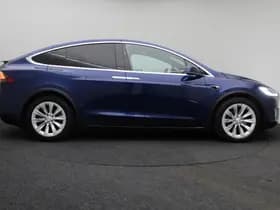 Tesla Model X 90D Base thumbnail 11