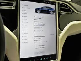 Tesla Model X 90D Base thumbnail 14