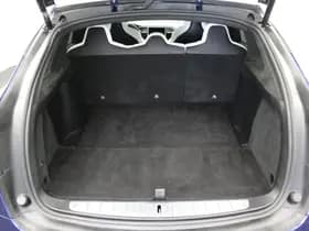 Tesla Model X 90D Base thumbnail 18