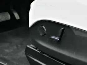 Tesla Model X 90D Base thumbnail 20