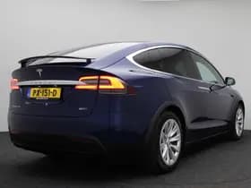 Tesla Model X 90D Base thumbnail 3
