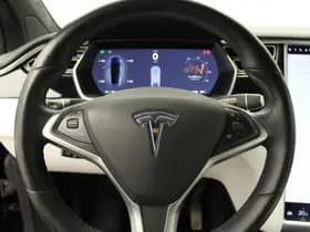 Tesla Model X 90D Base thumbnail 21