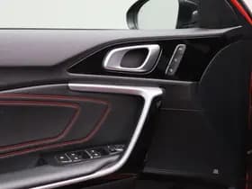 Kia ProCeed 1.6 T-GDI GT thumbnail 27