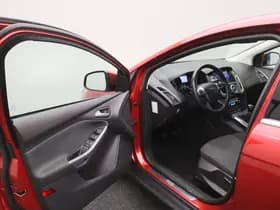 Ford Focus 1.0 EcoBoost Lease Titanium thumbnail 12