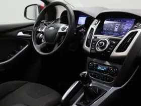 Ford Focus 1.0 EcoBoost Lease Titanium thumbnail 5