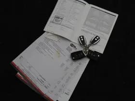 Volkswagen Golf 2.0 TSI 4Motion R thumbnail 14