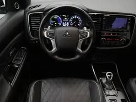 Mitsubishi Outlander 2.4 PHEV S-Edition thumbnail 2