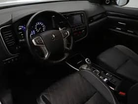 Mitsubishi Outlander 2.4 PHEV S-Edition thumbnail 12