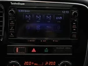 Mitsubishi Outlander 2.4 PHEV S-Edition thumbnail 13