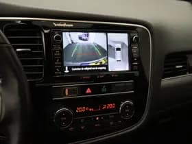 Mitsubishi Outlander 2.4 PHEV S-Edition thumbnail 17