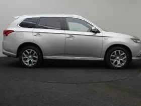 Mitsubishi Outlander 2.4 PHEV S-Edition thumbnail 18