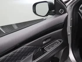 Mitsubishi Outlander 2.4 PHEV S-Edition thumbnail 24