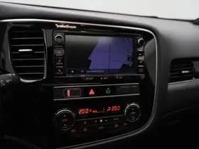 Mitsubishi Outlander 2.4 PHEV S-Edition thumbnail 28