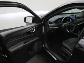 Jeep Compass 4xe 240 Plug-in Hybrid Electric S thumbnail 12