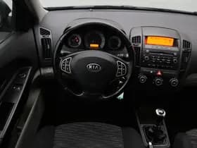 Kia Cee'd Sporty Wagon 1.6 Fifteen thumbnail 2