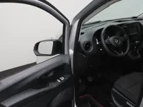 Mercedes-Benz Vito 111 CDI Lang thumbnail 4