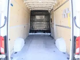 Volkswagen Crafter 35 2.0 TDI L4H3 thumbnail 12