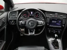 Volkswagen Golf thumbnail 2