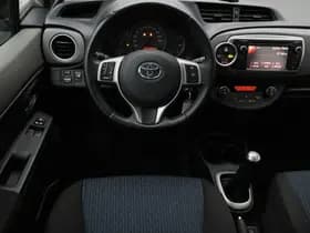 Toyota Yaris thumbnail 2