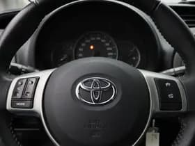 Toyota Yaris thumbnail 23