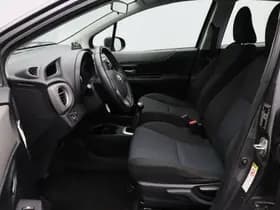 Toyota Yaris thumbnail 8