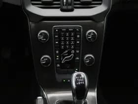 Volvo V40 thumbnail 19