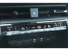 Toyota C-HR 1.8 Hybrid 140 First Edition Bi-tone thumbnail 7