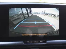 Toyota C-HR 1.8 Hybrid 140 First Edition Bi-tone thumbnail 13