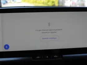 Toyota C-HR 1.8 Hybrid 140 First Edition Bi-tone thumbnail 24