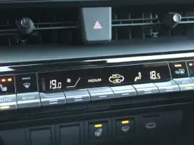 Toyota C-HR 1.8 Hybrid 140 First Edition Bi-tone thumbnail 7